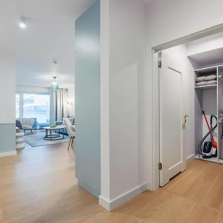 Lux Tukan B001, Polanki Aqua -